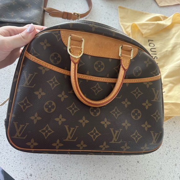 Louis Vuitton top handle bag - Picture 4 of 10